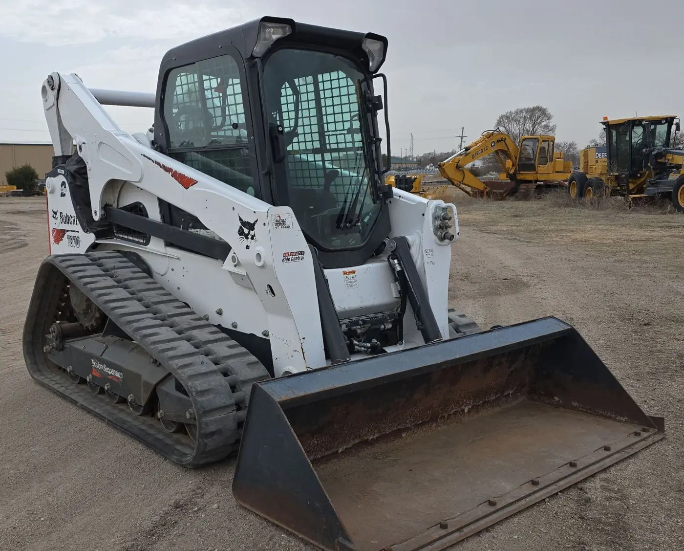 2022 Bobcat T870 — catalogue photograph