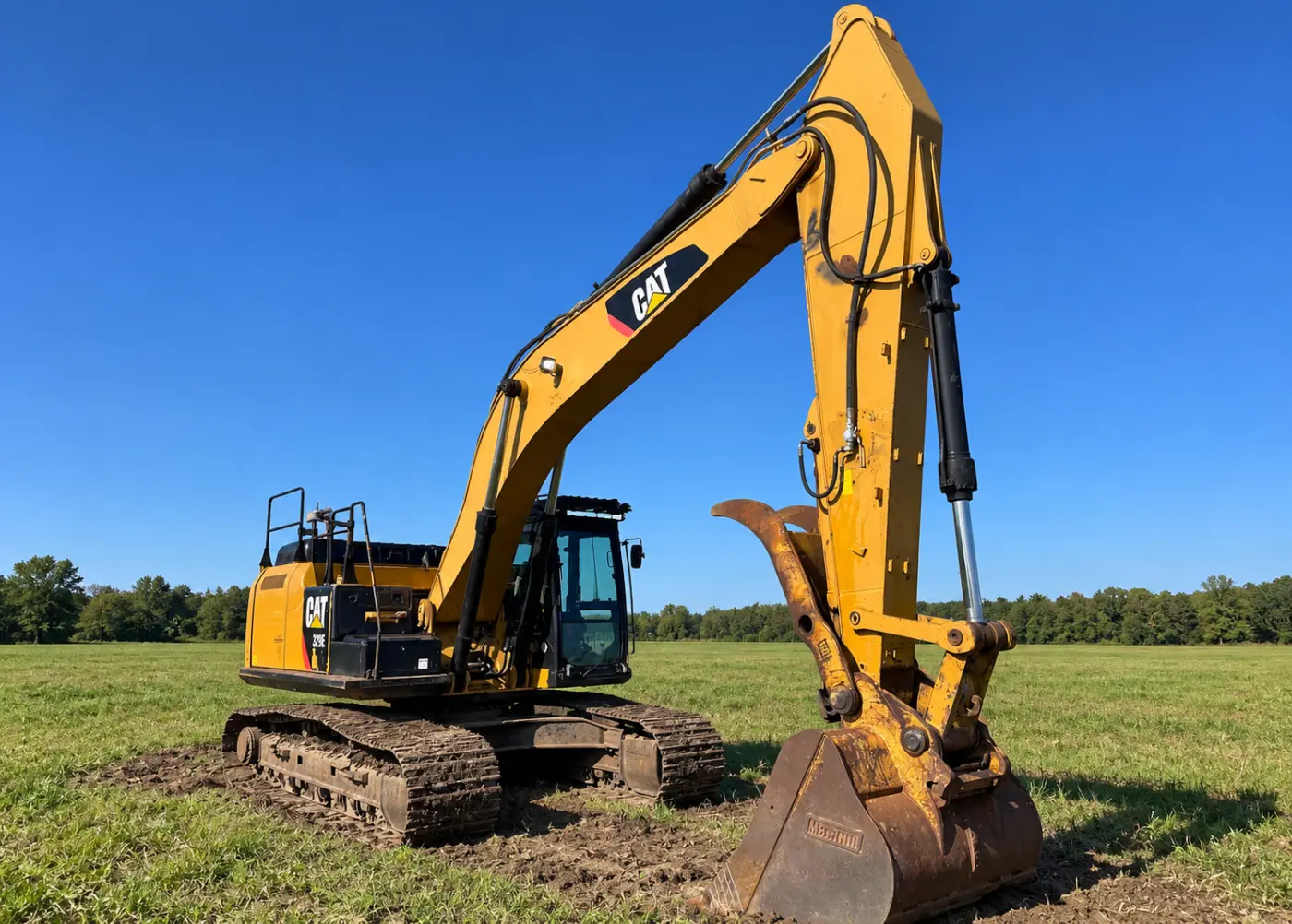 2014 Caterpillar 329EL — catalogue photograph